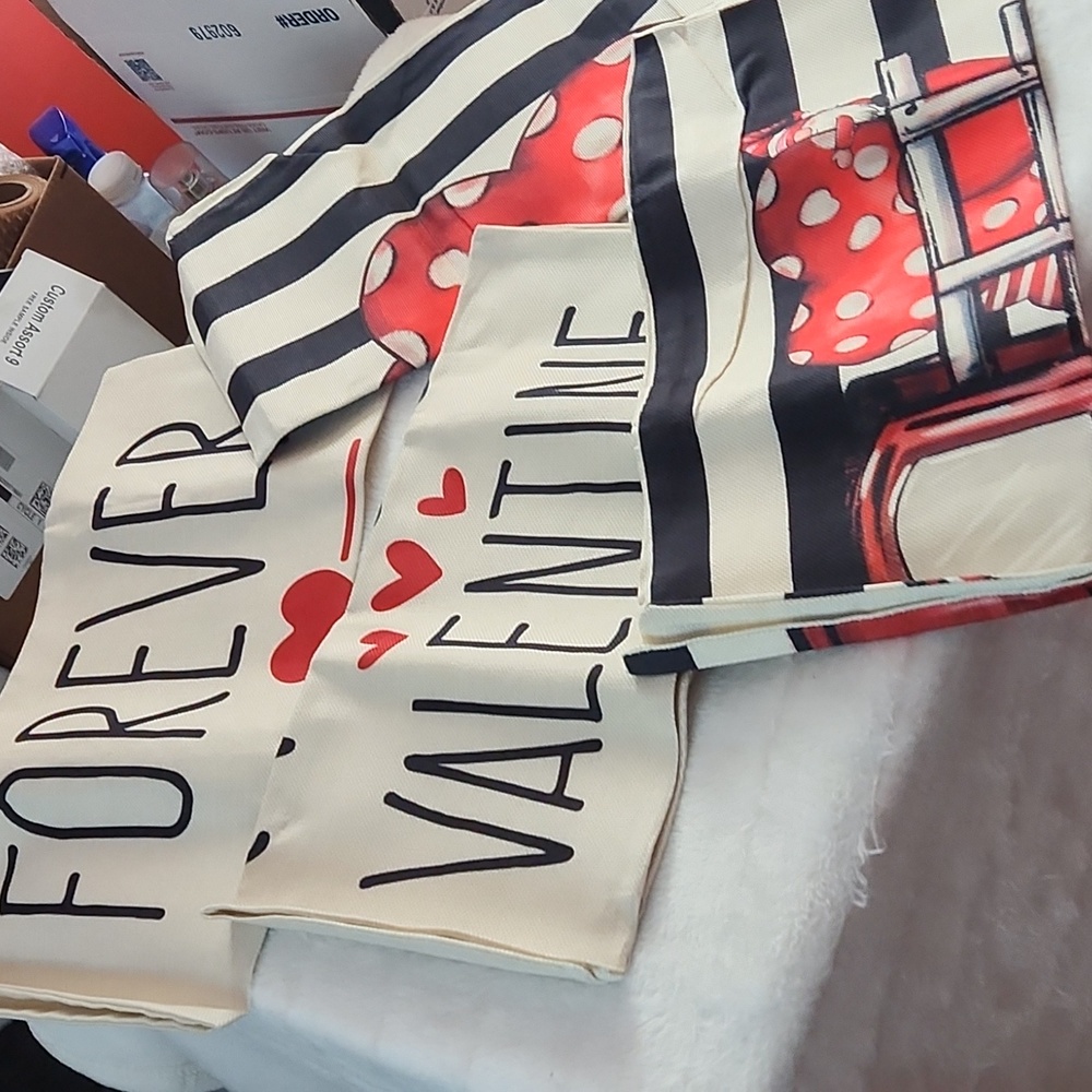 SALE!!!!New Valentine Pillow Cover 18x18 4 pcs SALE!!! - Picture 2 of 7